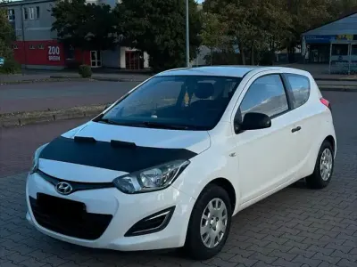 Gebraucht Hyundai i20 85 PS (62 kW) 2013 Weiß Kleinwagen