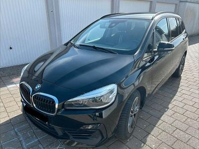 Gebraucht BMW 220 Gran Tourer Sport Line 192 PS (141 kW) 2020 Schwarz Van / Kleinbus
