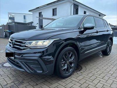 Gebraucht VW Tiguan Allspace Move 150 PS (110 kW) 2025 Schwarz SUV