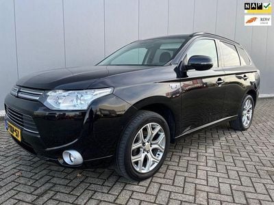 Schwarz Gebraucht 2014 Mitsubishi Outlander P-HEV Instyle SUV | 7.900 € (Fairer Preis)