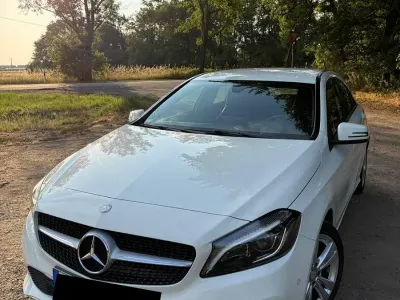 Gebraucht Mercedes A160 102 PS (75 kW) 2016 Weiß Kleinwagen