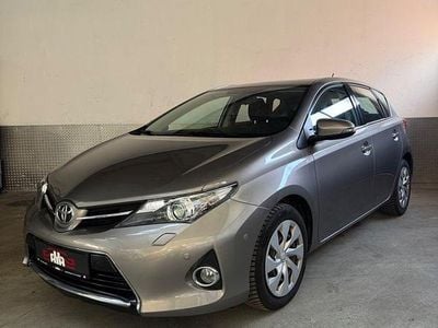 Usata Toyota Auris Life 132 CV (97 kW) 2014 Grigio Berlina