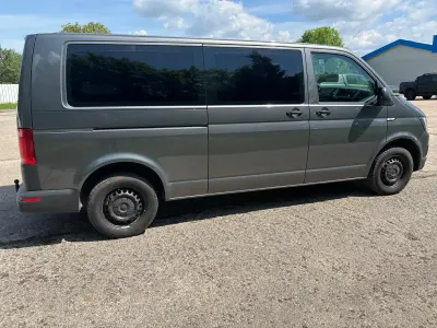 Gebraucht VW T6 150 PS (110 kW) 2019 Grau Van