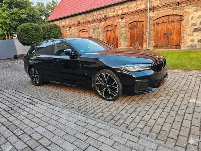 Gebraucht BMW 530 M Sport 286 PS (210 kW) 2021 Schwarz Kombi