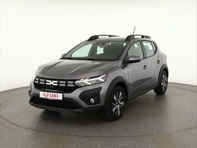 Grau Gebraucht 2025 Dacia Sandero Stepway SUV | 16.490 € (Guter Preis)
