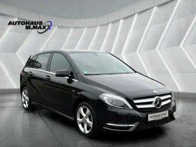 Gebraucht Mercedes B200 156 PS (114 kW) 2012 Schwarz Kleinwagen