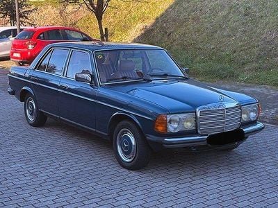 Blau Gebraucht 1982 Mercedes 300 Limousine | 13.600 €