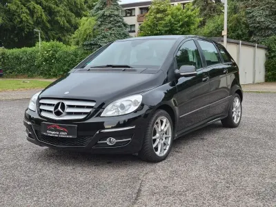 Gebraucht Mercedes B200 136 PS (100 kW) 2010 Kosmosschwarz  metalliclack Van / Kleinbus