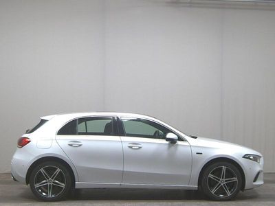 Gebraucht Mercedes A250 Progressive 218 PS (160 kW) 2021 Weiss Limousine