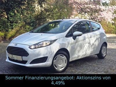 Gebraucht Ford Fiesta Trend 60 PS (44 kW) 2015 Weiß Kleinwagen