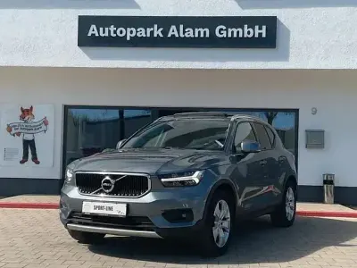 Używany Volvo XC40 Momentum 190 KM (139 kW) 2018 Szary SUV