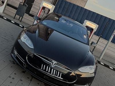 Schwarz Gebraucht 2016 Tesla Model S Kleinwagen | 26.500 € (Fairer Preis)