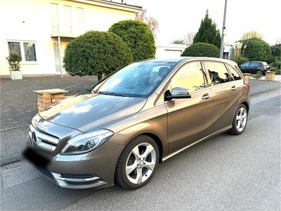 Gebraucht Mercedes B180 109 PS (80 kW) 2012 Grau Kleinwagen