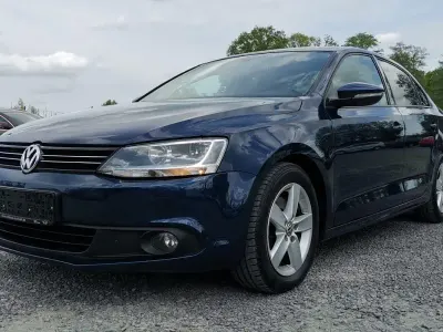Gebraucht VW Jetta Comfortline 160 PS (117 kW) 2011 Blau Limousine