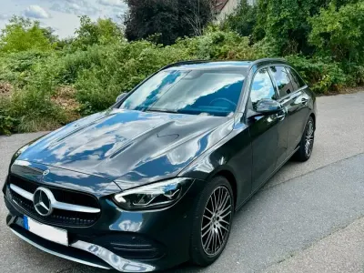 Gebraucht Mercedes C200 163 PS (119 kW) 2023 Andere farben Limousine