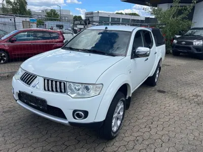 Begagnad Mitsubishi L200 178 HK (130 kW) 2012 Lila Pickup