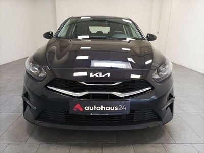 Second-hand Kia Ceed Vision 160 CP (117 kW) 2022 Negru Hatchback