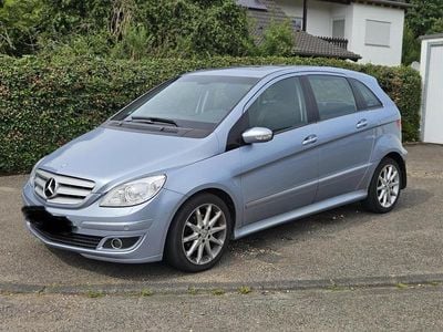 Mercedes B200