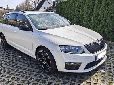 Gebraucht Skoda Octavia vRS 184 PS (135 kW) 2016 Weiß Kleinwagen
