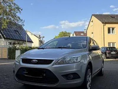 Gebraucht Ford Focus 125 PS (91 kW) 2010 Silber Kombi