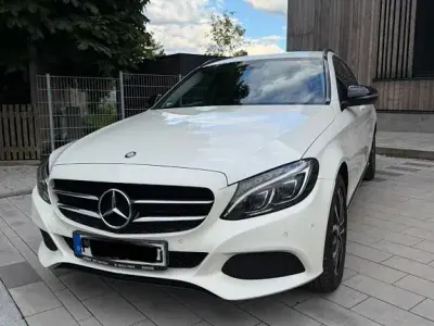 Gebraucht Mercedes C220 Night 170 PS (125 kW) 2016 Weiß Kombi