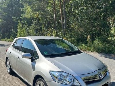 Toyota Auris Hybrid