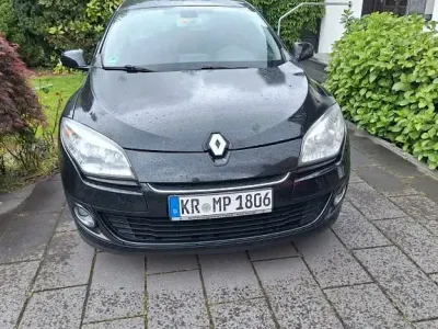 Gebraucht Renault Mégane Expression 90 PS (66 kW) 2012 Schwarz Limousine