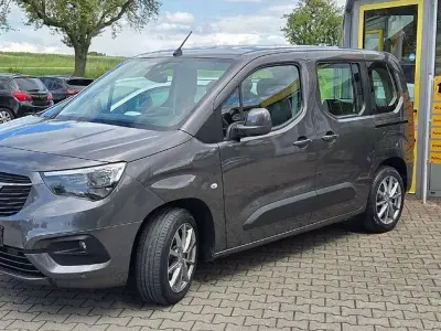 Gebraucht Opel Combo Edition 131 PS (96 kW) 2020 Kontrast grau/quarz silber Van / Kleinbus