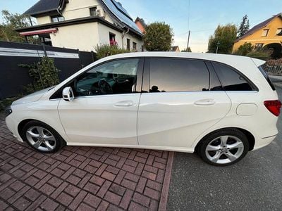 Mercedes B200