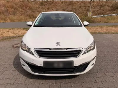Gebraucht Peugeot 308 Active 92 PS (67 kW) 2014 Weiß Limousine