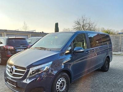 Usata Mercedes V220 Avantgarde Edition 163 CV (119 kW) 2015 Blu Monovolume
