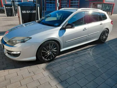 Gebraucht Renault Laguna GrandTour 178 PS (130 kW) 2011 Grau Kombi