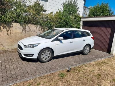 Gebraucht Ford Focus 101 PS (74 kW) 2016 Weiß Kombi