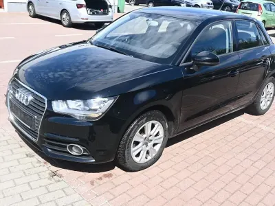 Gebraucht Audi A1 Sportback Attraction 90 PS (66 kW) 2013 Schwarz Kleinwagen
