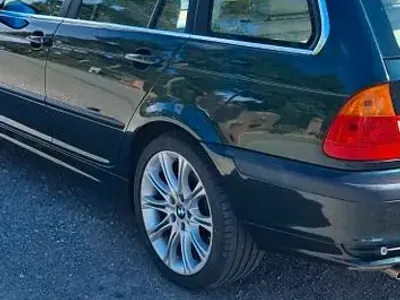 Gebraucht BMW 325 192 PS (141 kW) 2002 Grün Kombi