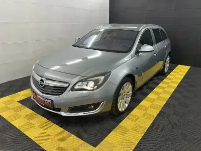 Gebraucht Opel Insignia OPC 251 PS (184 kW) 2014 Silbersee/perl silber (m2) Kombi