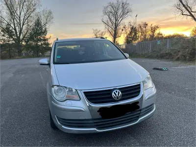 Gebraucht VW Touran United 105 PS (77 kW) 2009 Silber Van / Kleinbus