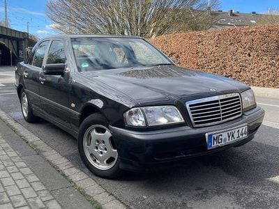 Usata Mercedes C180 122 CV (89 kW) 1998 Nero Berlina