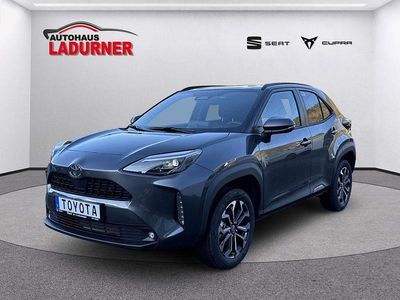 Grau Neu 2025 Toyota Yaris Cross Comfort SUV | 31.540 € (Etwas zu teuer)