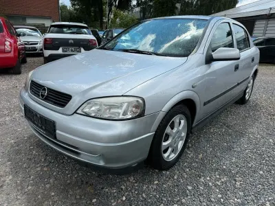 Gebraucht Opel Astra Comfort 101 PS (74 kW) 2002 Silber Limousine