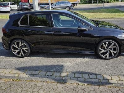Gebraucht VW Golf VIII R-line 131 PS (96 kW) 2023 Schwarz Limousine