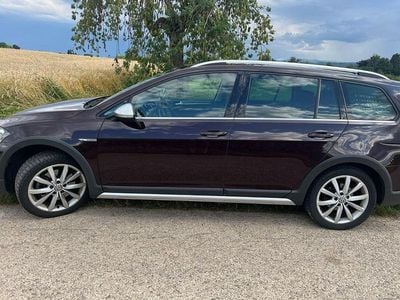 Rot Gebraucht 2018 VW Golf Alltrack Kombi | 18.900 € (Etwas zu teuer)