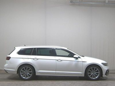 Second-hand VW Passat R-line 190 CP (139 kW) 2021 Alb Break