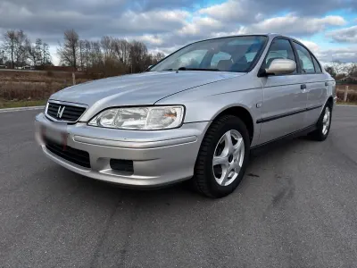 Usata Honda Accord 136 CV (100 kW) 1999 Argento Berlina