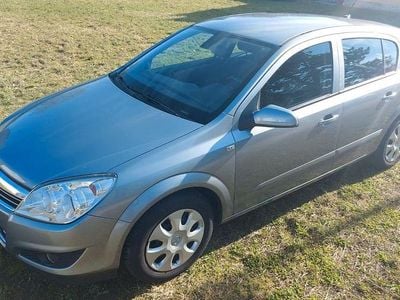 Gebraucht Opel Astra 90 PS (66 kW) 2007 Limousine