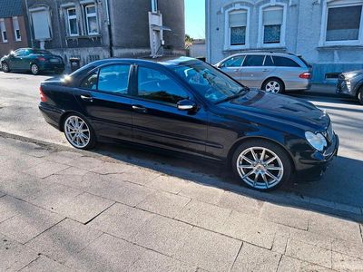 Gebraucht Mercedes 200 122 PS (89 kW) 2005 Violet Limousine