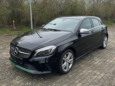 Usata Mercedes A180 122 CV (89 kW) 2015 Nero Berlina