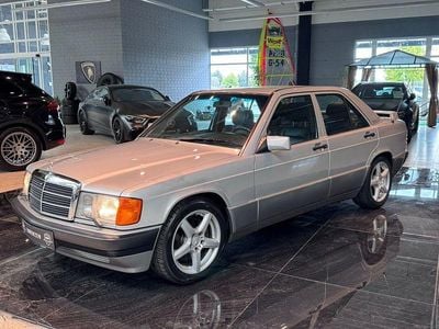 Silber Gebraucht 1992 Mercedes 190 AMG Limousine | 44.995 €