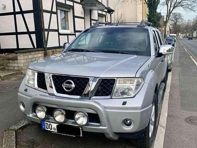 Gebraucht Nissan Navara 171 PS (125 kW) 2010 Silber Abholung