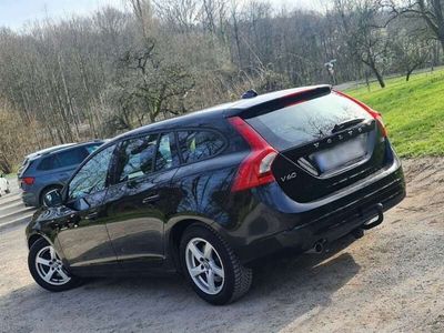 gebraucht Volvo V60 D2 Geartronic Kinetic